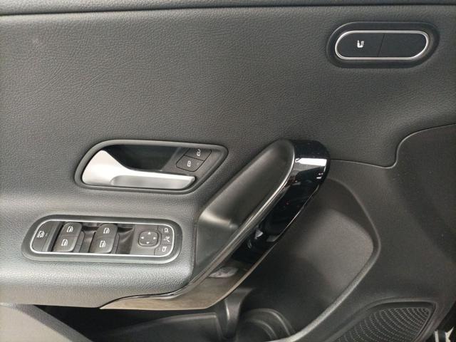 MERCEDES-BENZ A 180 Automatic Business