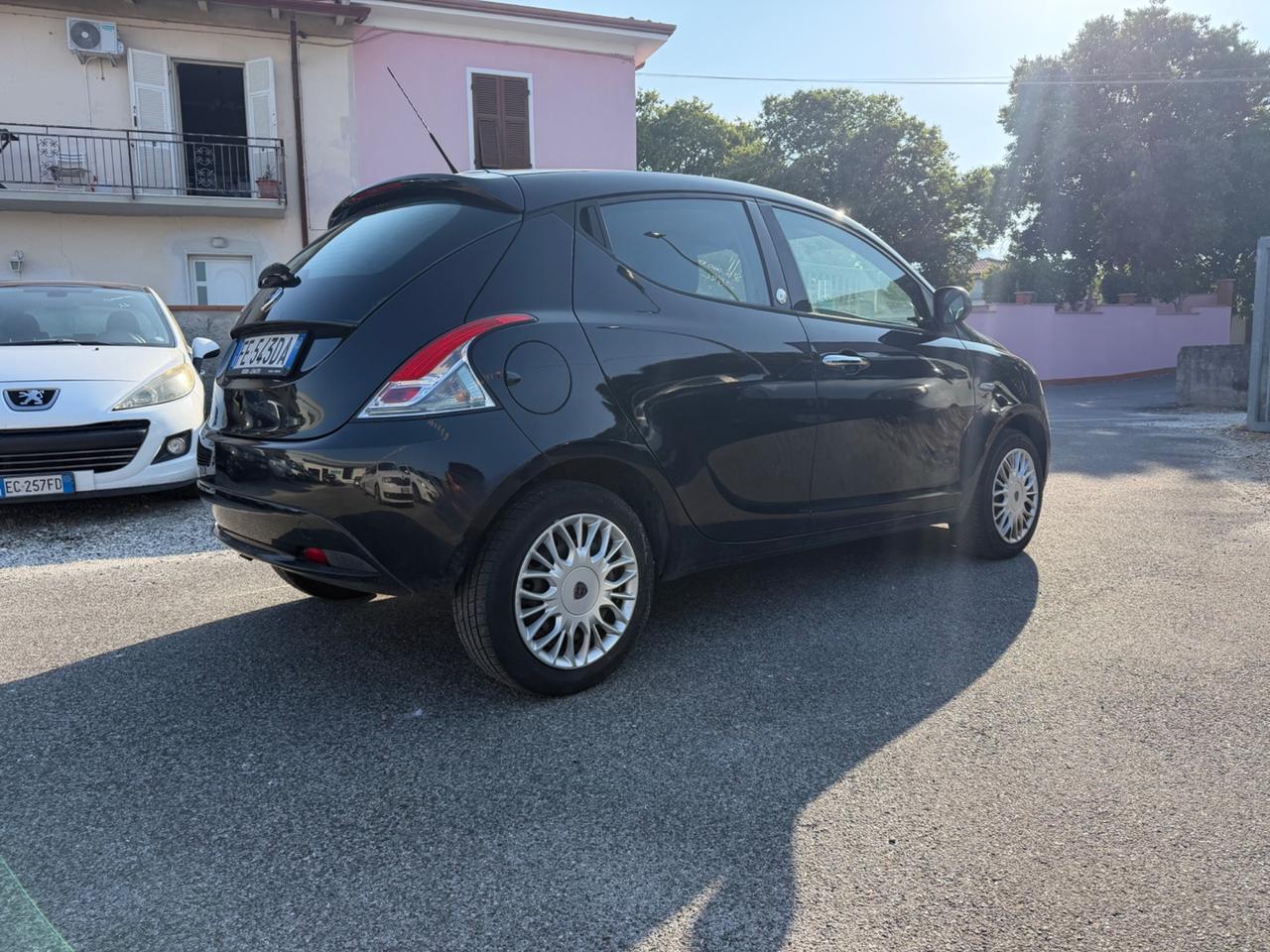Lancia Ypsilon 1.2 69 CV 5 porte GPL Ecochic Gold