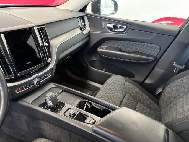 VOLVO XC60 B4 (d) automatico Essential N1