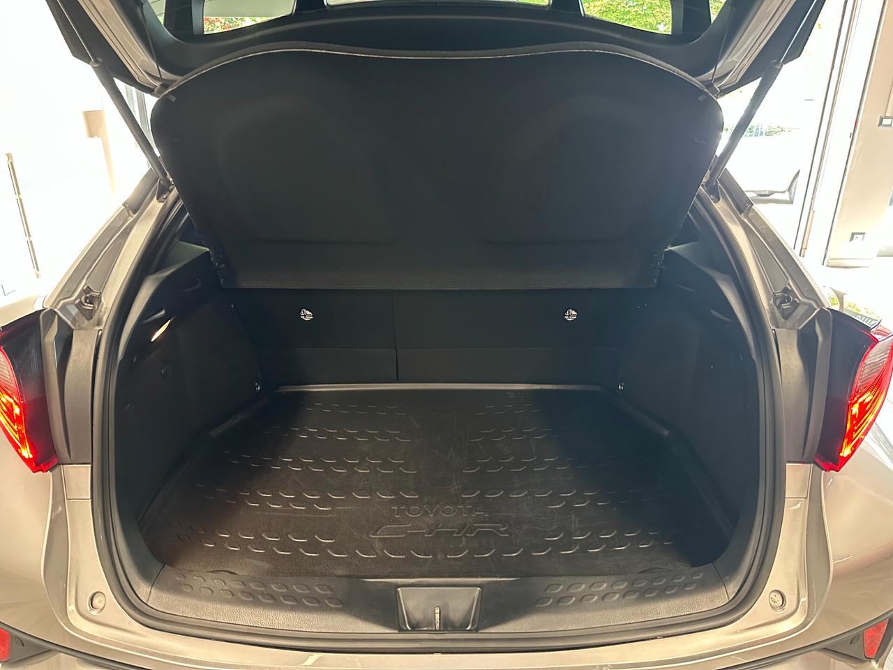 Toyota C-HR 2.0 Hybrid E-CVT Morebusiness