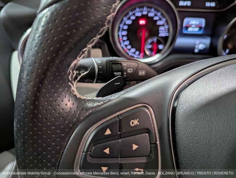 Mercedes-Benz GLA 220 d AUTOMATIC 4MATIC SPORT