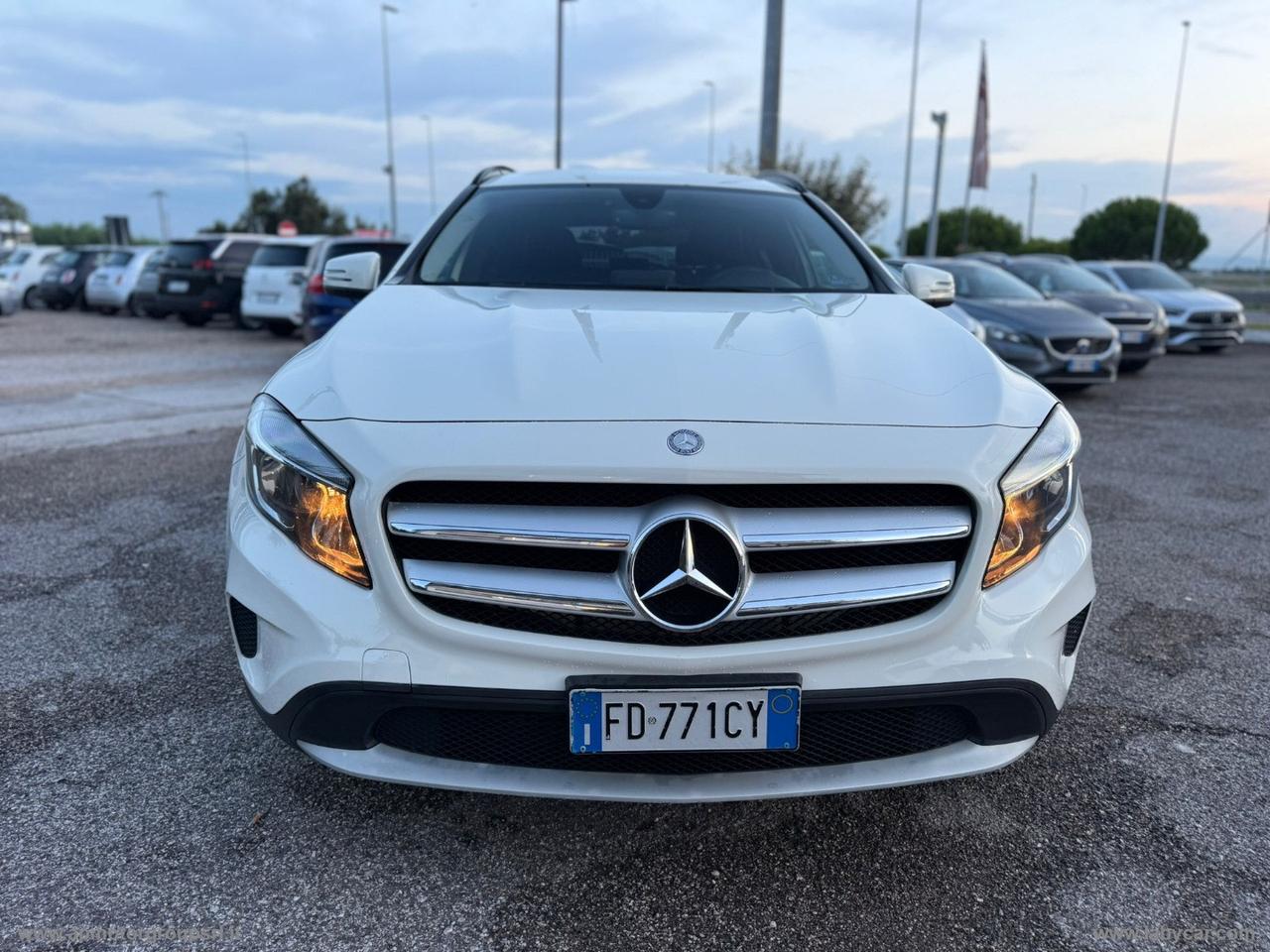 MERCEDES-BENZ GLA 180 d Automatic Executive