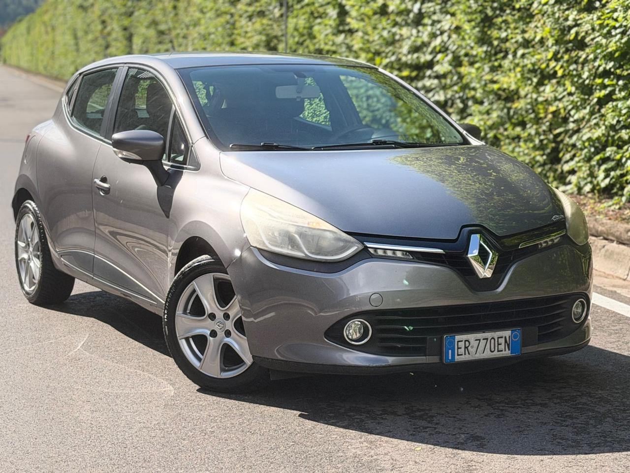 Renault Clio 1.2 75CV ok neopatentati