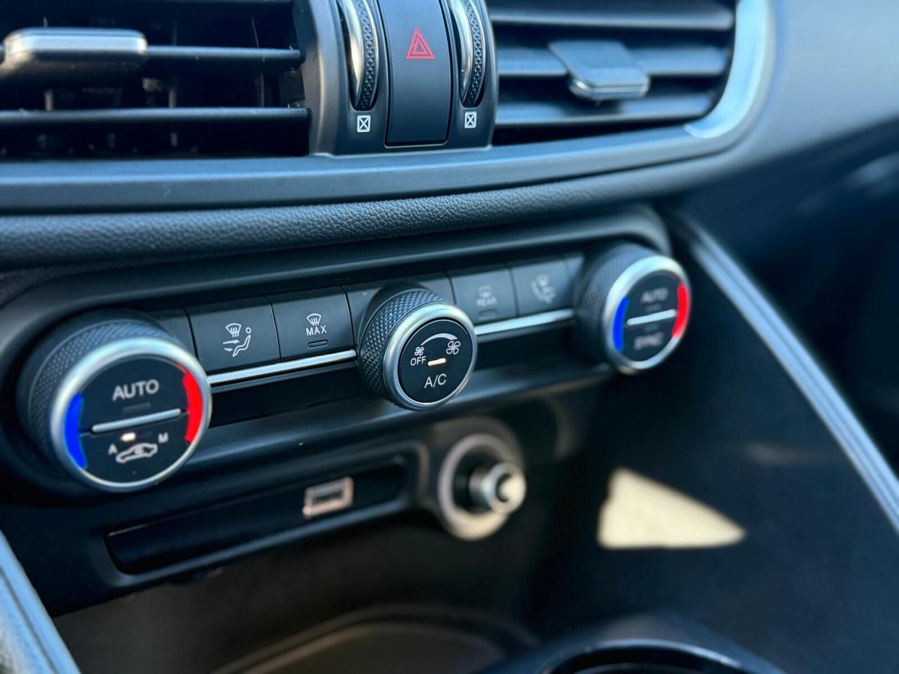 Alfa Giulia 2.2 TD 190 CV AT8 Executive Blu Anodizzato My2021