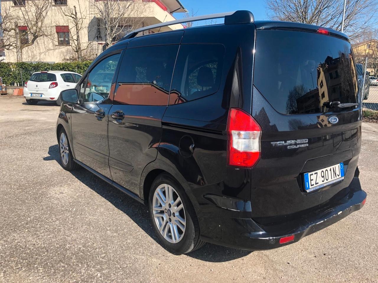 Ford Tourneo Courier Tourneo Courier 1.6 TDCI 95 CV Titanium