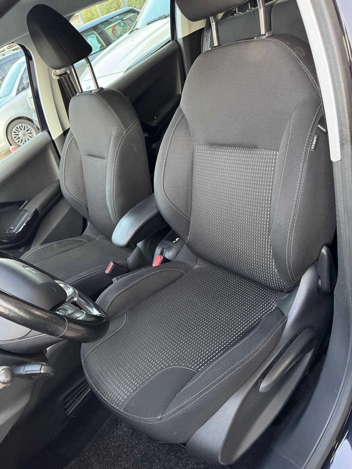 Peugeot 208 BlueHDi 75 5 porte Allure
