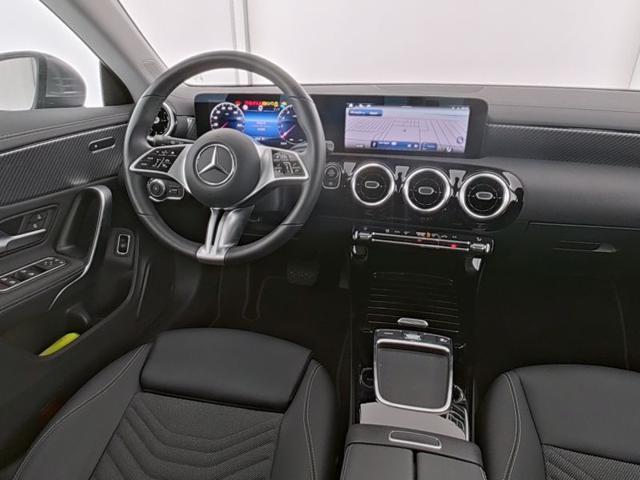 MERCEDES-BENZ CLA 180 Automatic Shooting Brake Progressive Advanced