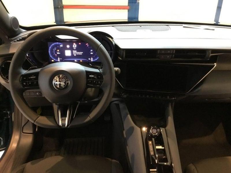 Alfa Romeo Junior BEV 156CV/115kW elettrica