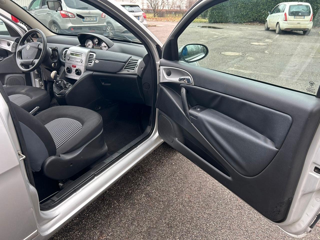 Lancia Ypsilon 1.2 cc GPL 2031 unica proprietaria pari al nuovo perfetta