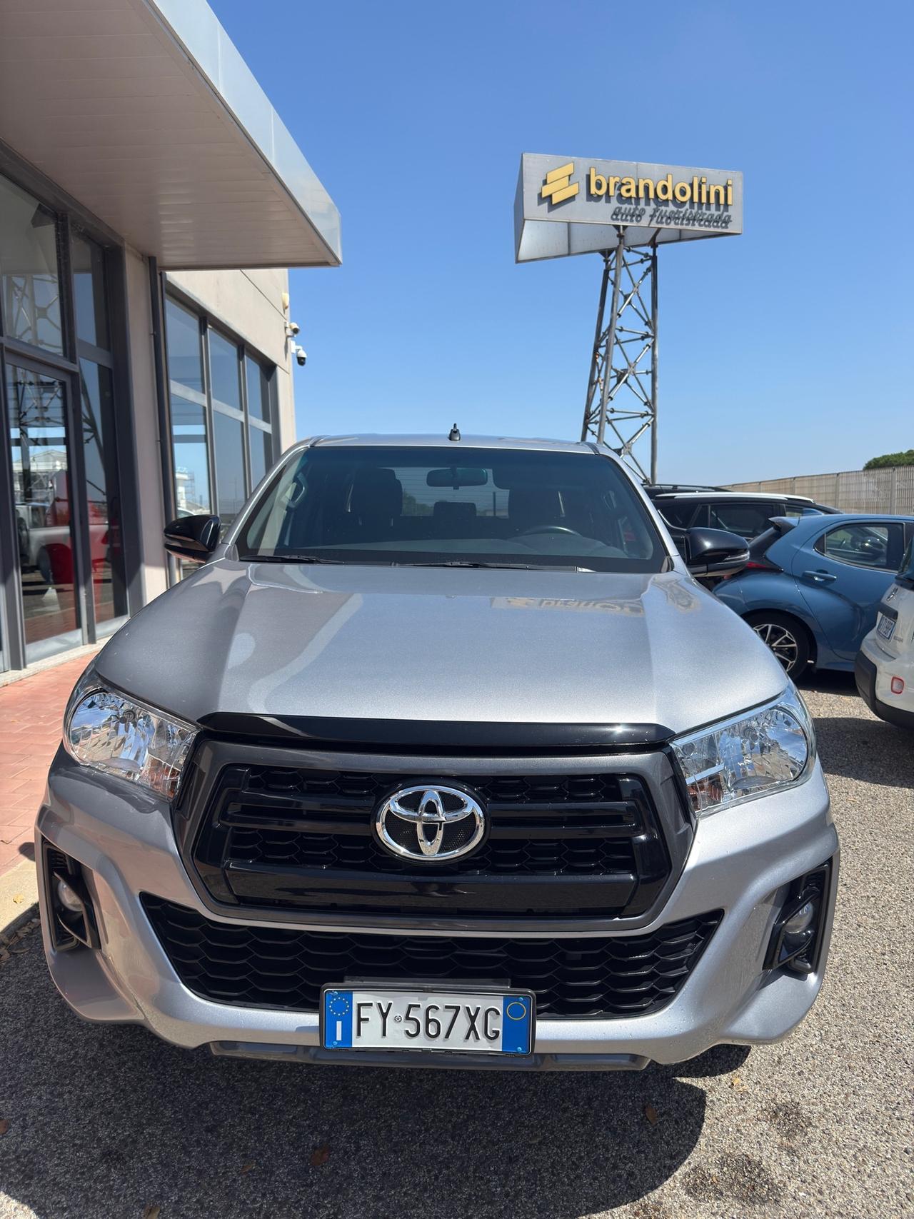 Toyota Hilux 2.4 D-4D 4WD Lounge my20" IVA ESPOSTA