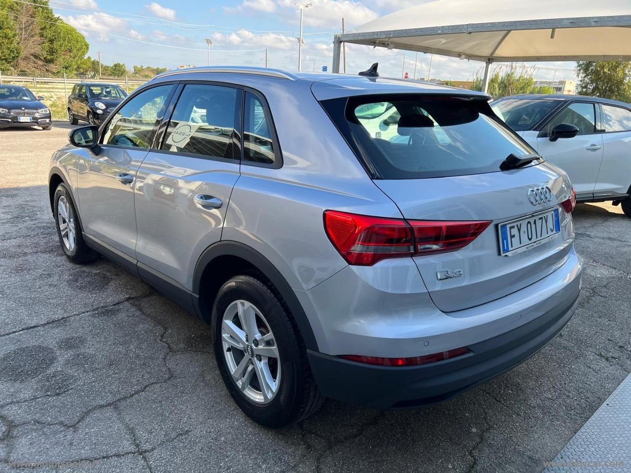 AUDI Q3 35 TDI S tronic Business Advanced