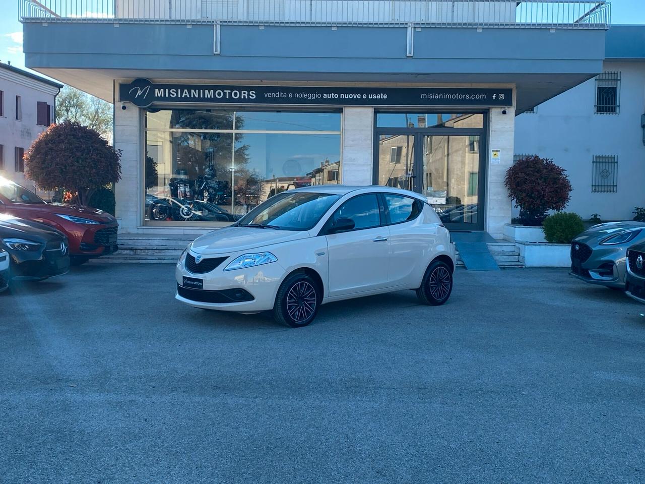 Lancia Ypsilon 1.2 69 CV 5 porte S&S Gold