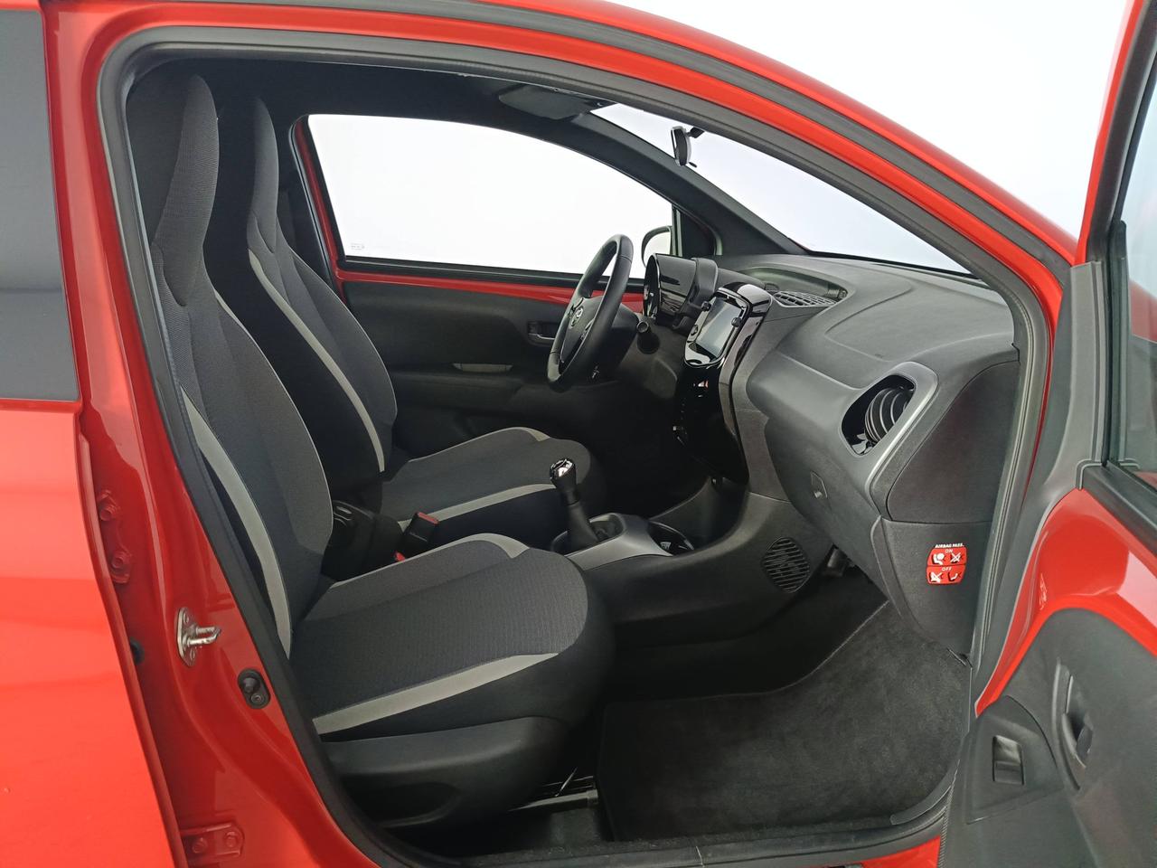 TOYOTA Aygo II 2018 5p - Aygo 5p 1.0 x-play 72cv