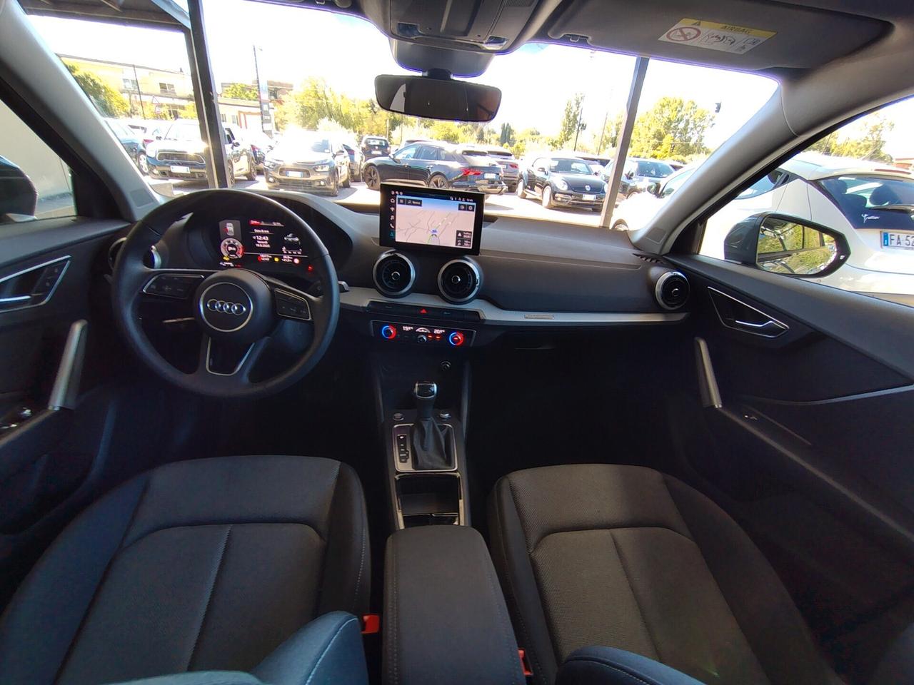 Audi Q2 35 TDI S tronic Identity Black