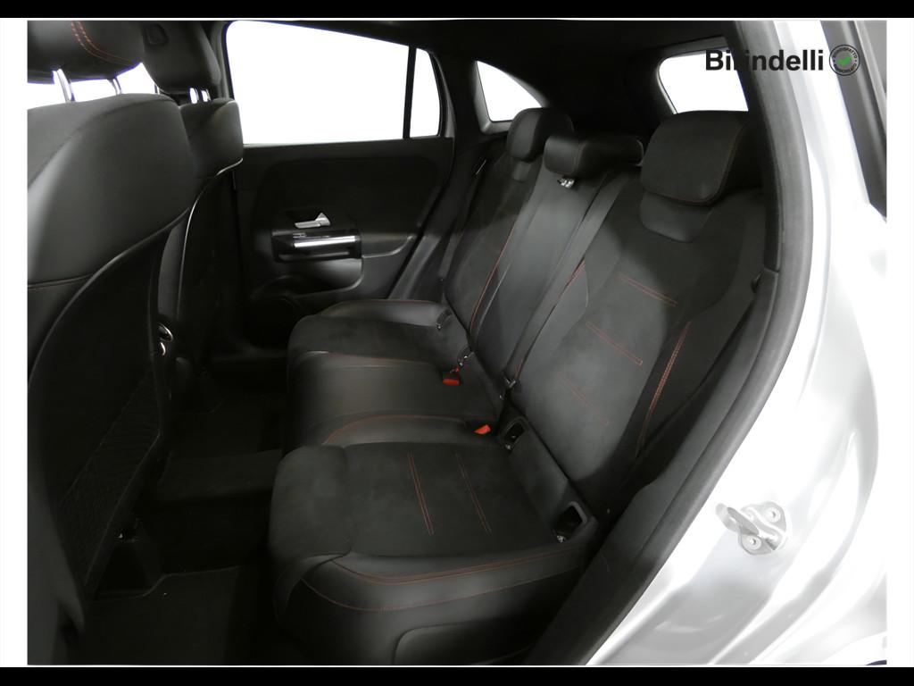 Mercedes-Benz GLA (H247) - GLA 200 d Automatic Premium