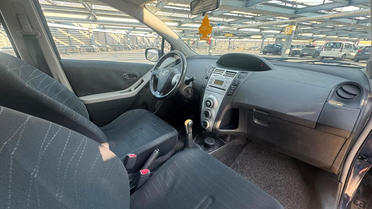 Toyota Yaris 1.0 5 porte Sol