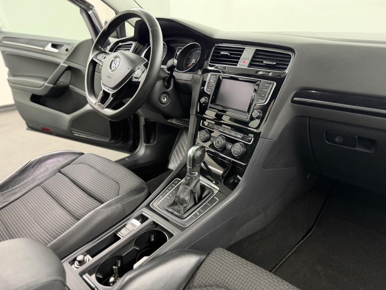 VOLKSWAGEN GOLF (anno 2013)