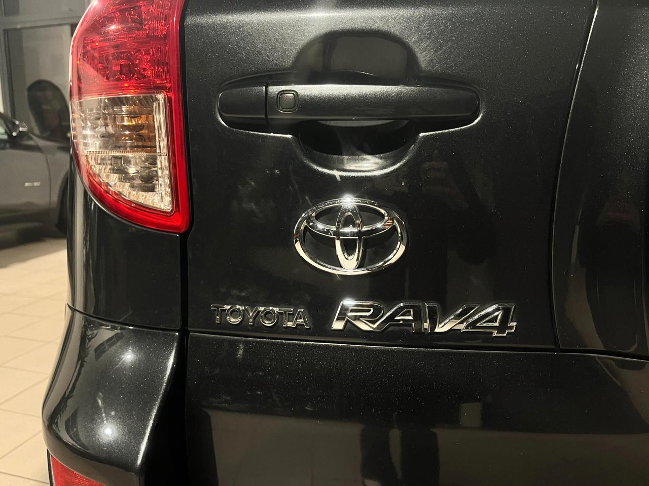 Toyota RAV4 2.2 D-4D 177 CV - *Autocarro*