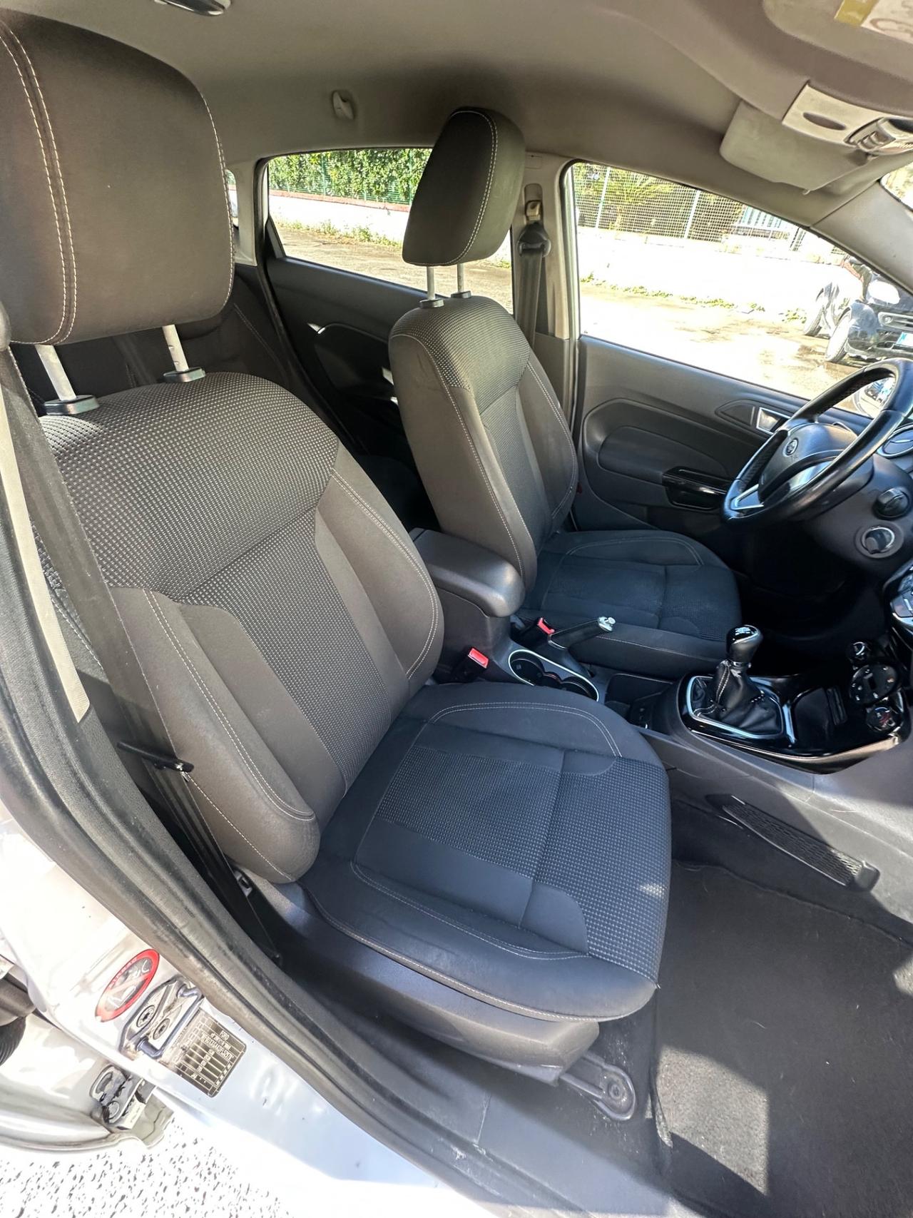 Ford Fiesta 1.2 60CV 5 porte Black & White Edition