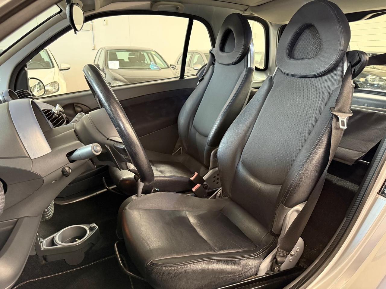 Smart 700 city-coupé pure (45 kW)