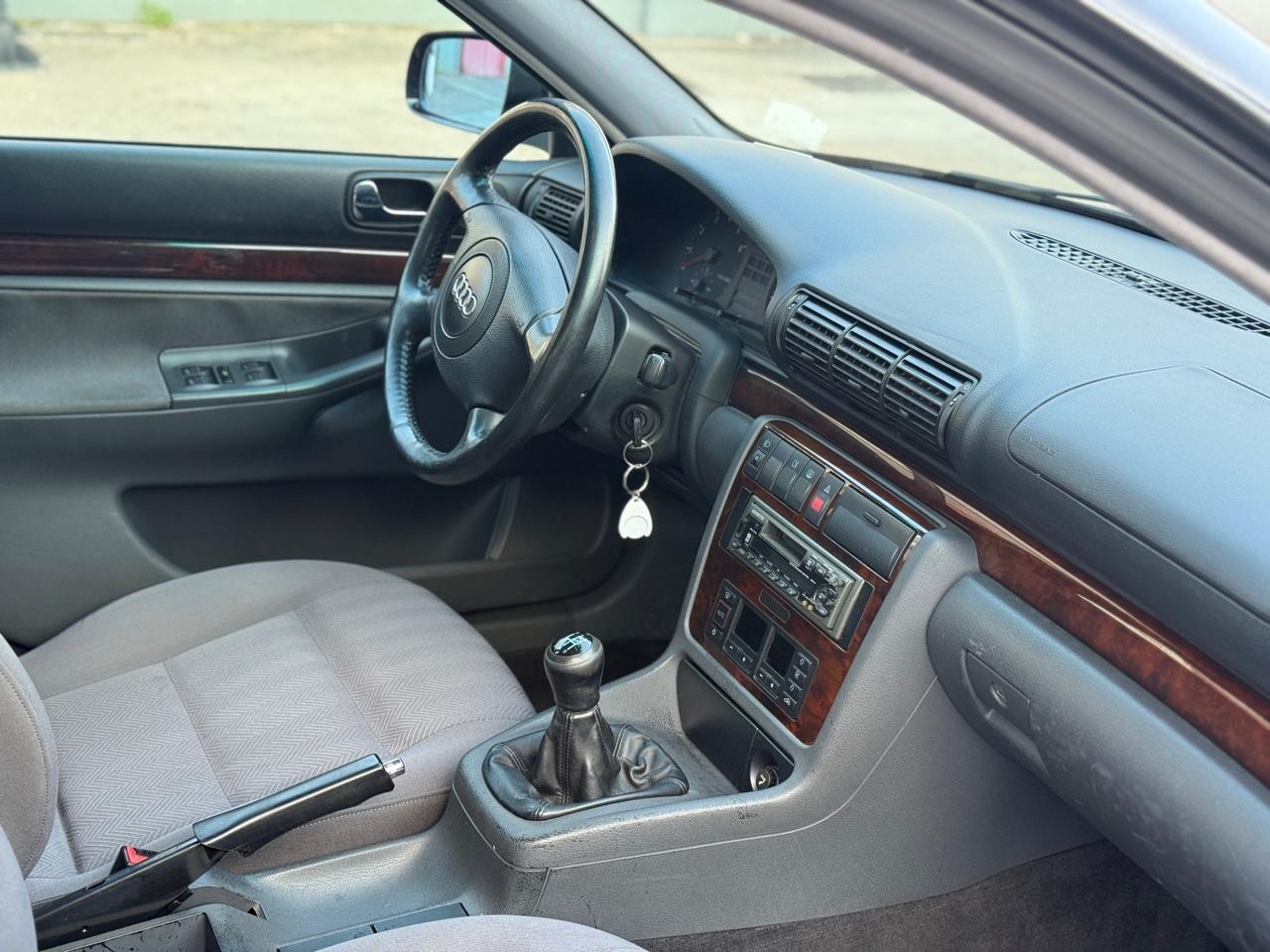 Audi A4 1.8 20V cat Advance