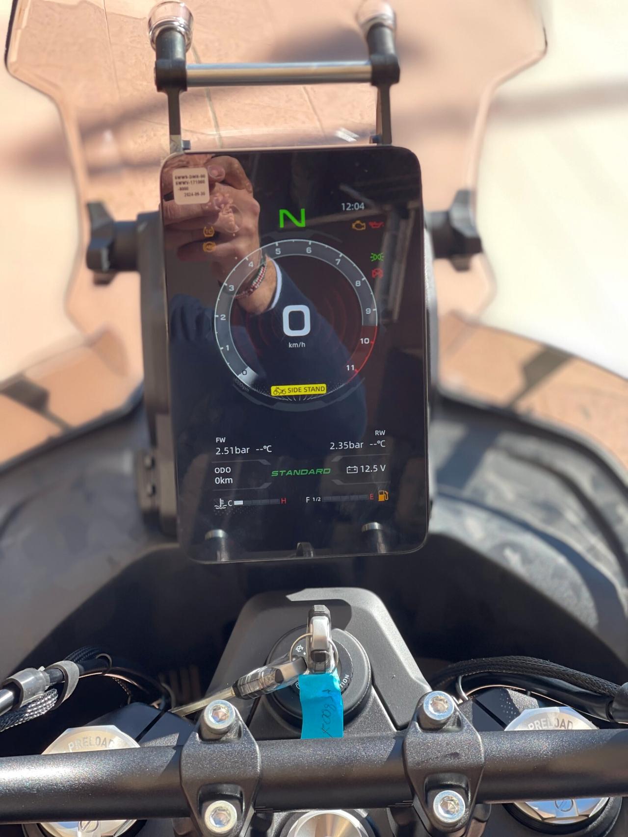 CFMOTO MT-X 800