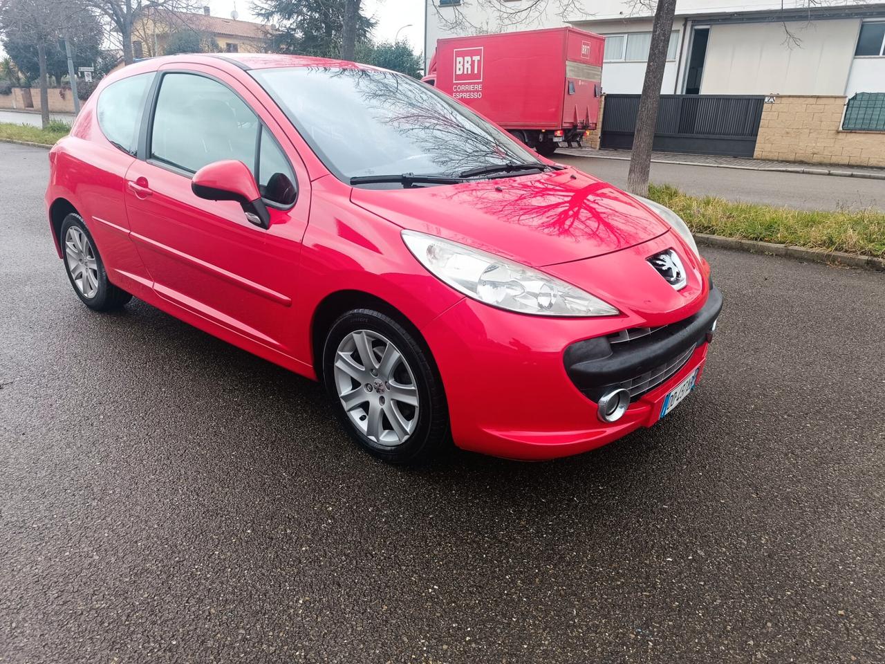 Peugeot 207 1.6 benzina SOLAMENTE 95.000 KM