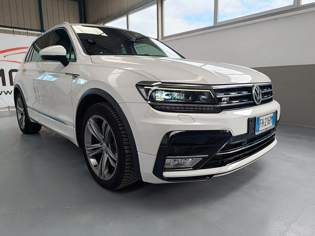 Volkswagen Tiguan 2.0 TDI SCR DSG Executive R-LINE BlueMotion Technology
