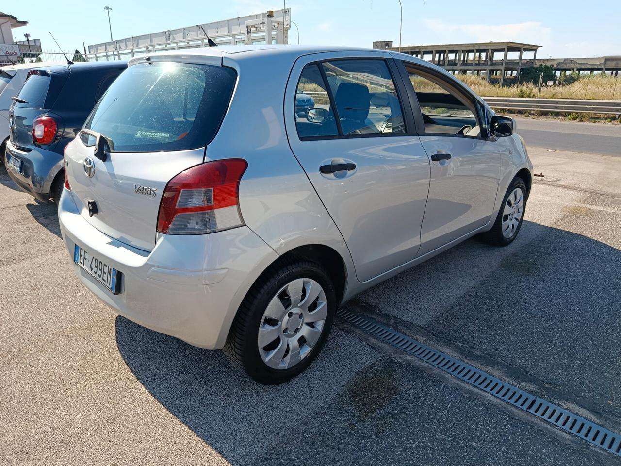 Toyota Yaris 1.0 5 porte Sol 2011
