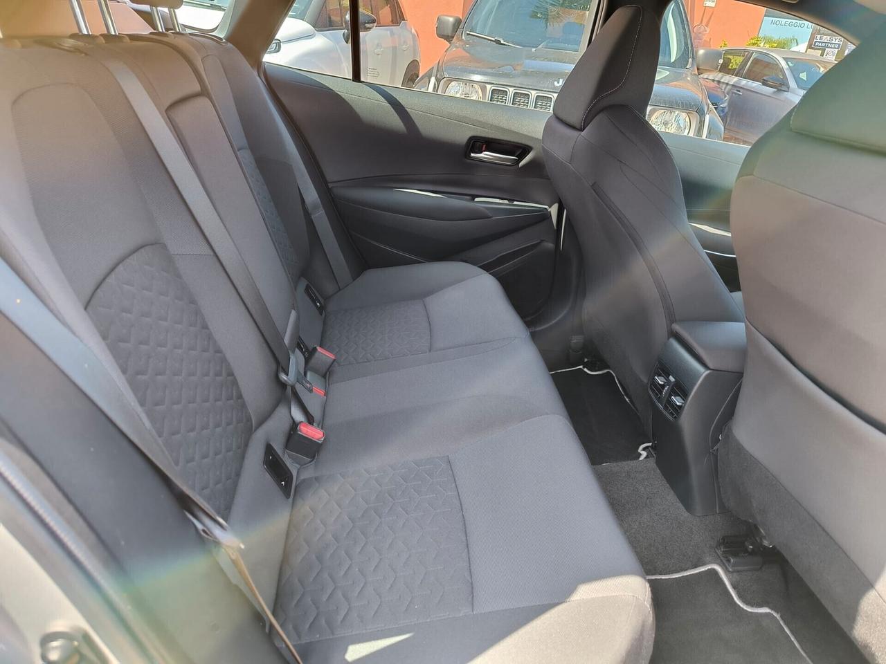 Toyota Corolla Touring Sports 1.8 Hybrid Business