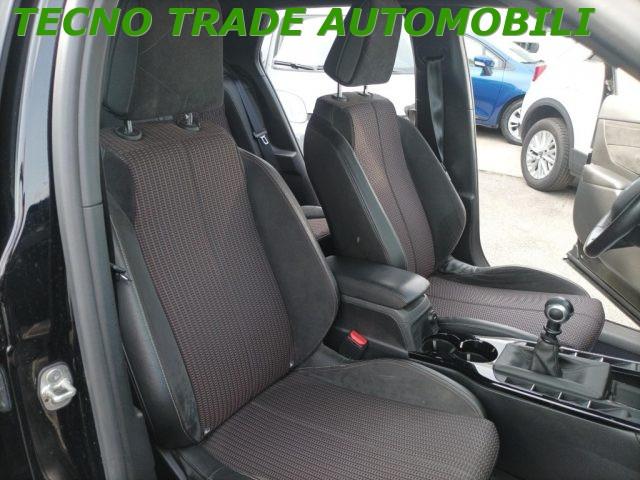 DS AUTOMOBILES DS 3 Crossback BlueHDi 100 Performance Line