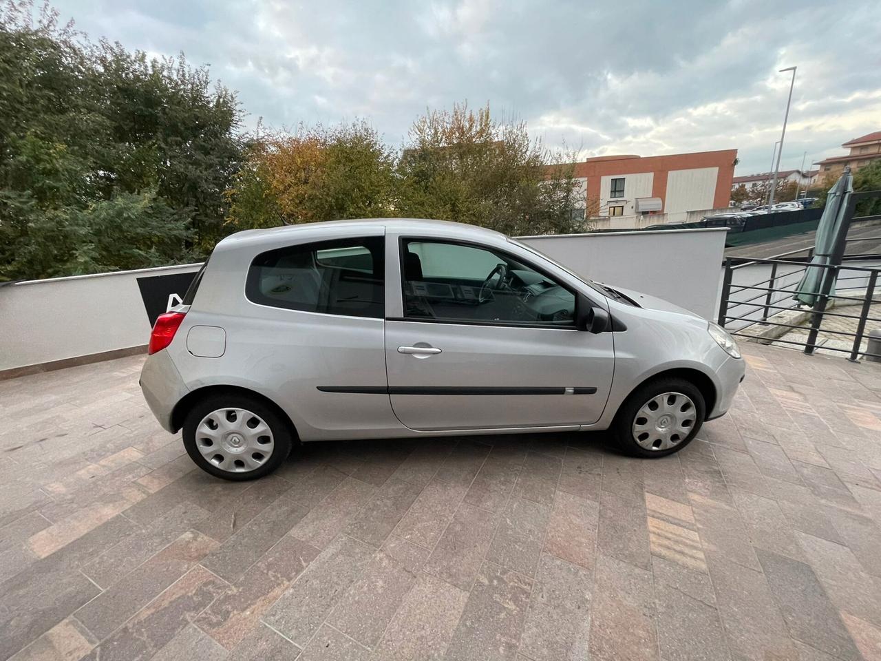Renault Clio 1.2 16V 3 porte Luxe