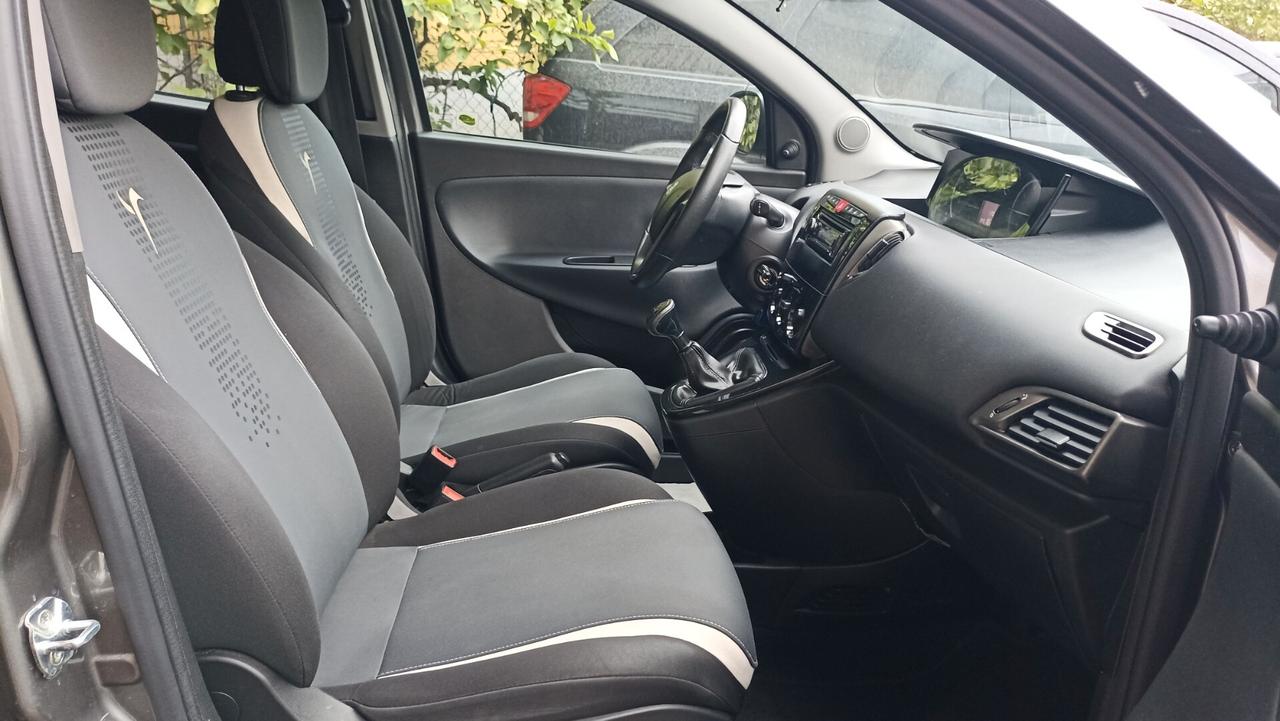 Lancia Ypsilon 1.3 MJT 16V 95 CV 5 porte S&S Elefantino