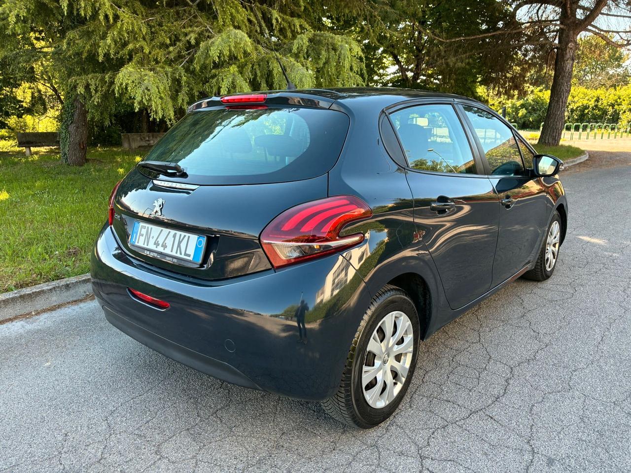 Peugeot 208 PureTech 82 5p. GPL Active