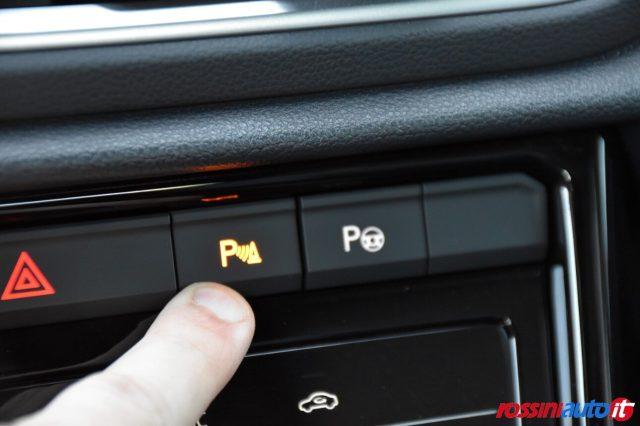 VOLKSWAGEN T-Roc 1.5 TSI 150 CV DSG R-LINE + TECH PACK + I.Q LED +