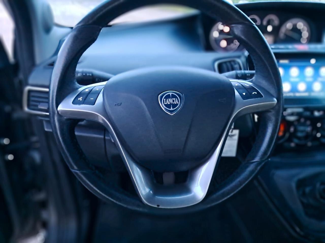 Lancia Ypsilon 1.0 FireFly 5 porte S&S Hybrid Ecochic Gold