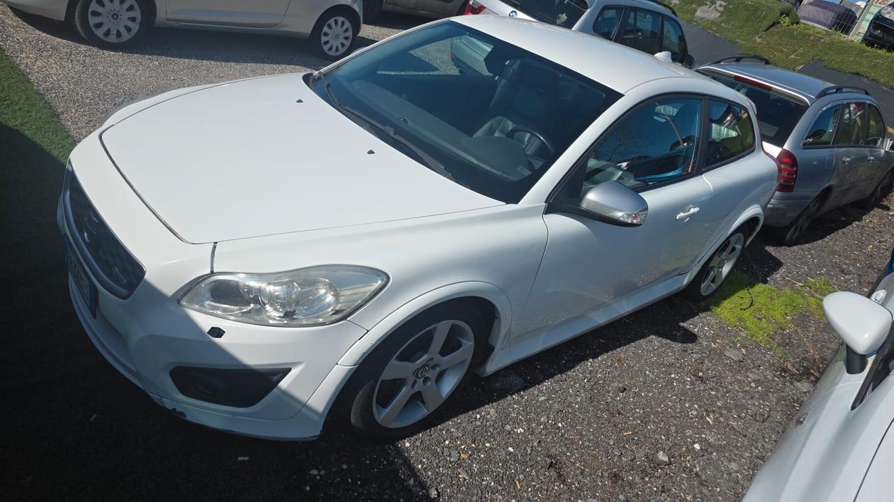 Volvo C30 D2 R-Design 2011