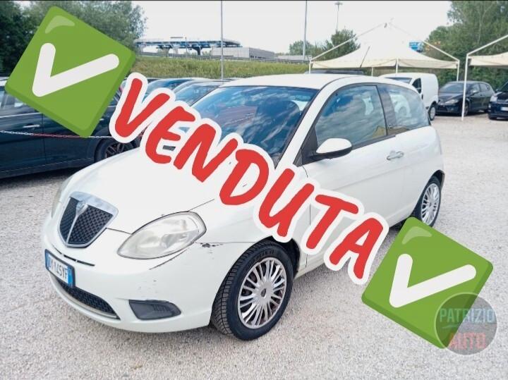 Lancia Ypsilon 1.4 Argento Ecochic GPL