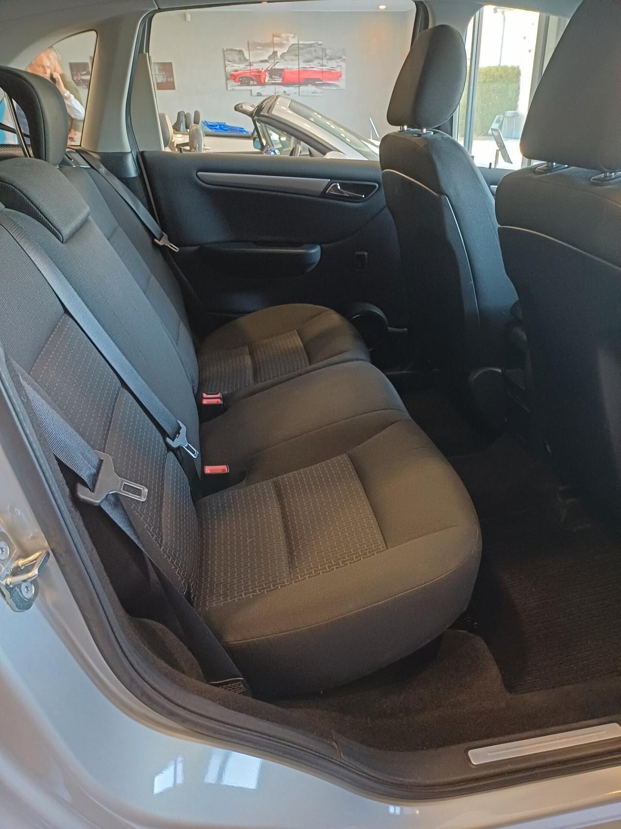 Mercedes-benz B 180 NGT BlueEFFICIENCY Executive