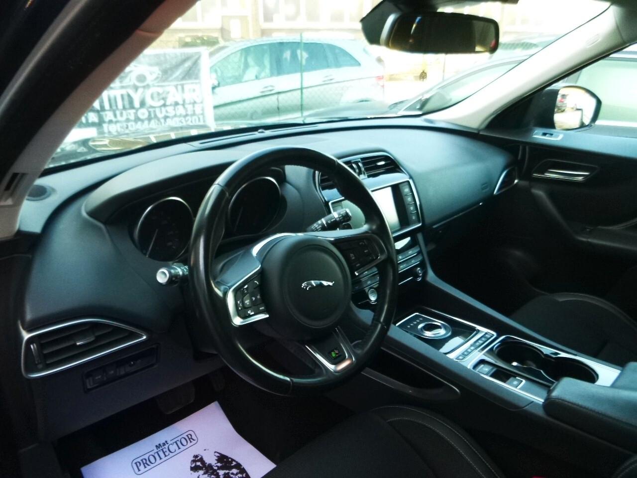 Jaguar F-Pace 2.0 D 180 CV AWD aut. R-Sport