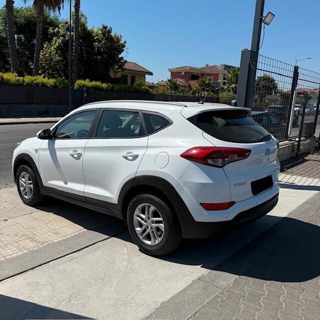 Hyundai Tucson 1.7 CRDi Sound Edition