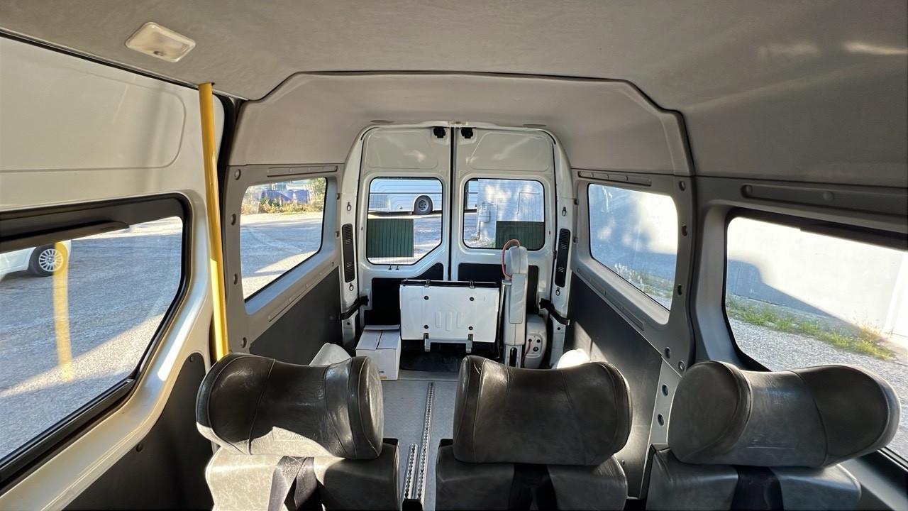 Minibus 9 posti Renault Master Trasporto Disabili