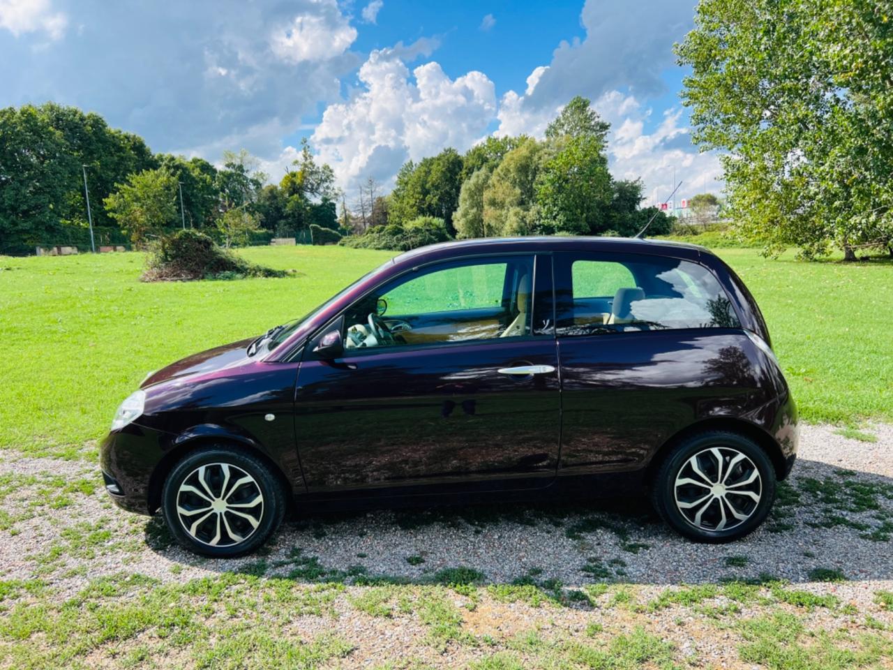 Lancia Ypsilon 1.2 Platino