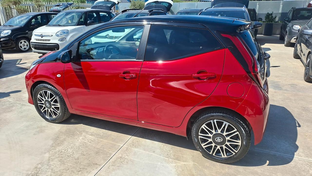 Toyota Aygo Connect 1.0 VVT-i 72 CV 5 porte x-cool MMT