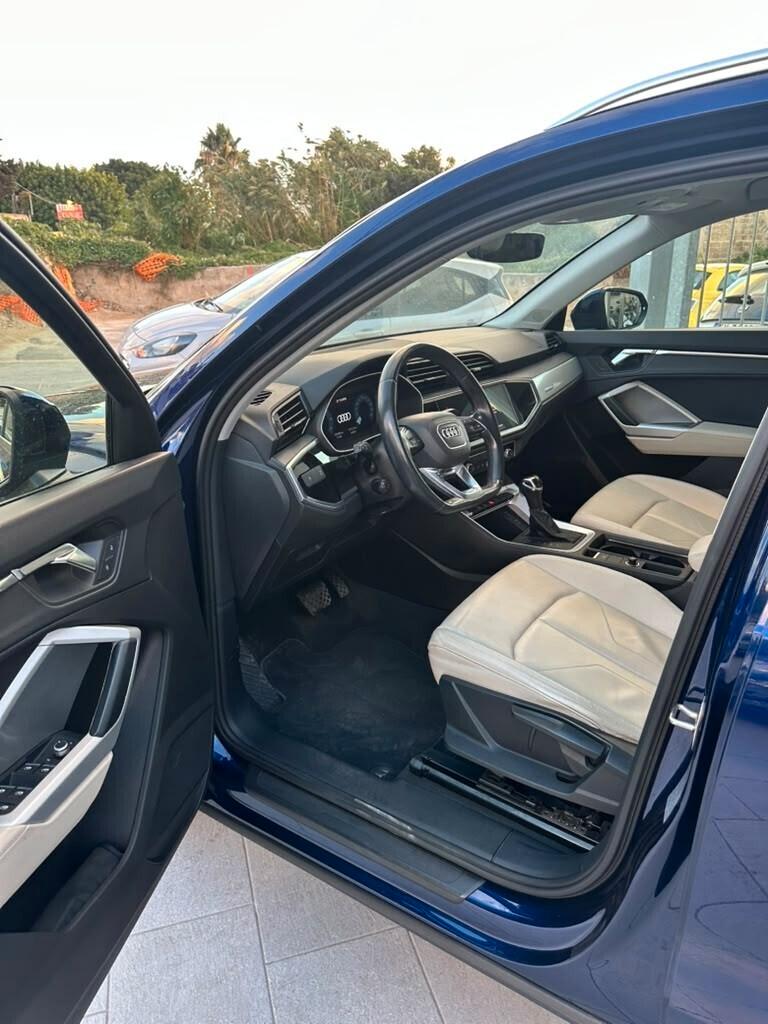 Audi Q3 35 TDI S tronic Business