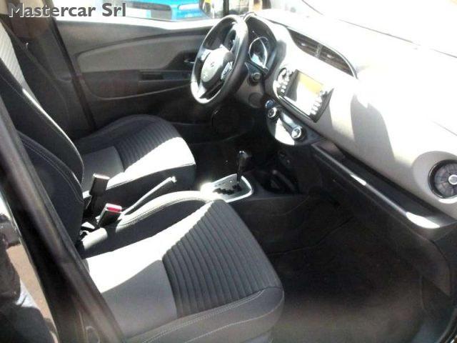 TOYOTA Yaris Yaris III 5p 1.5h Business - FT376YH