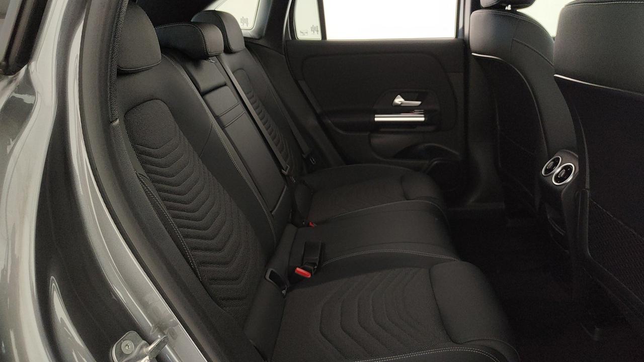 Mercedes-Benz EQA 300 4MATIC