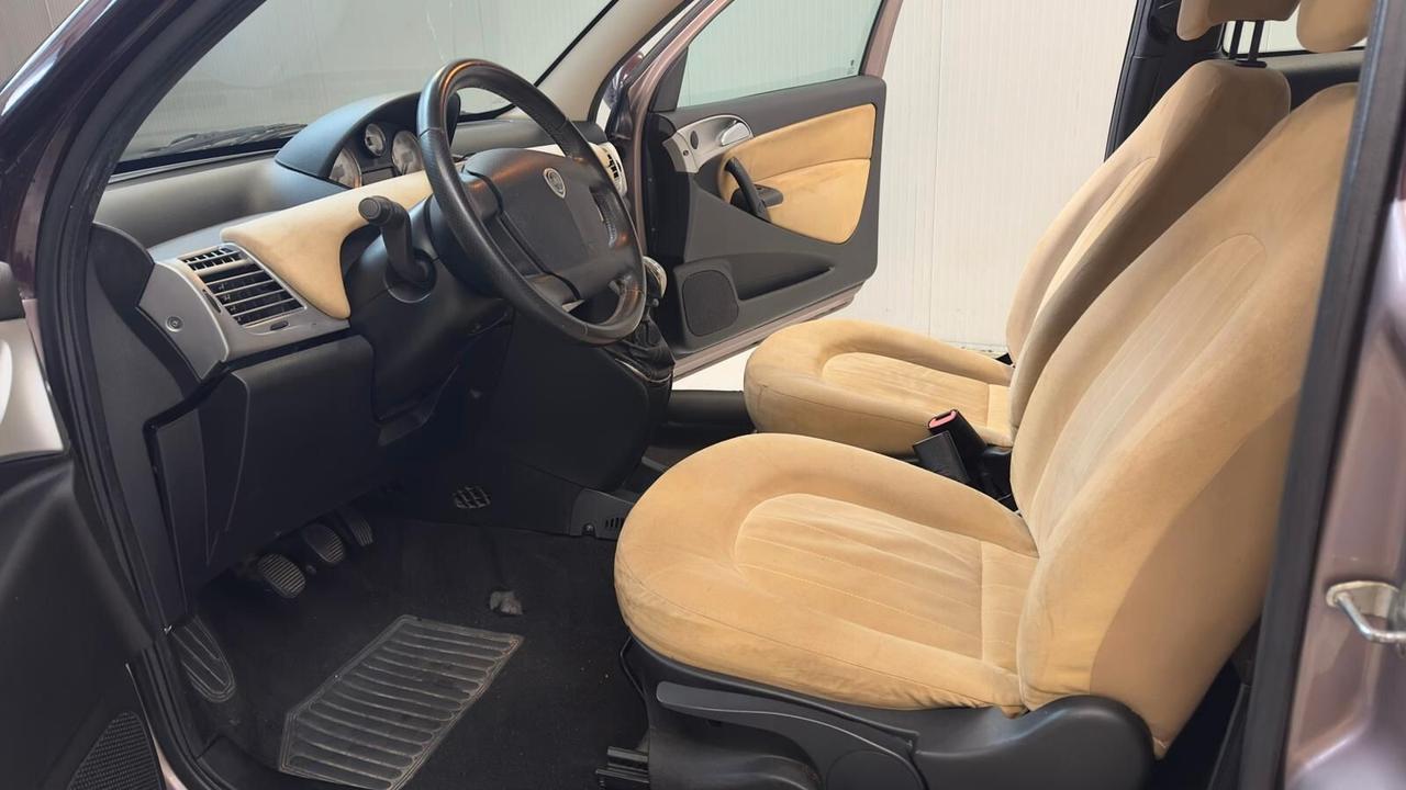 Lancia Ypsilon 1.2 Oro