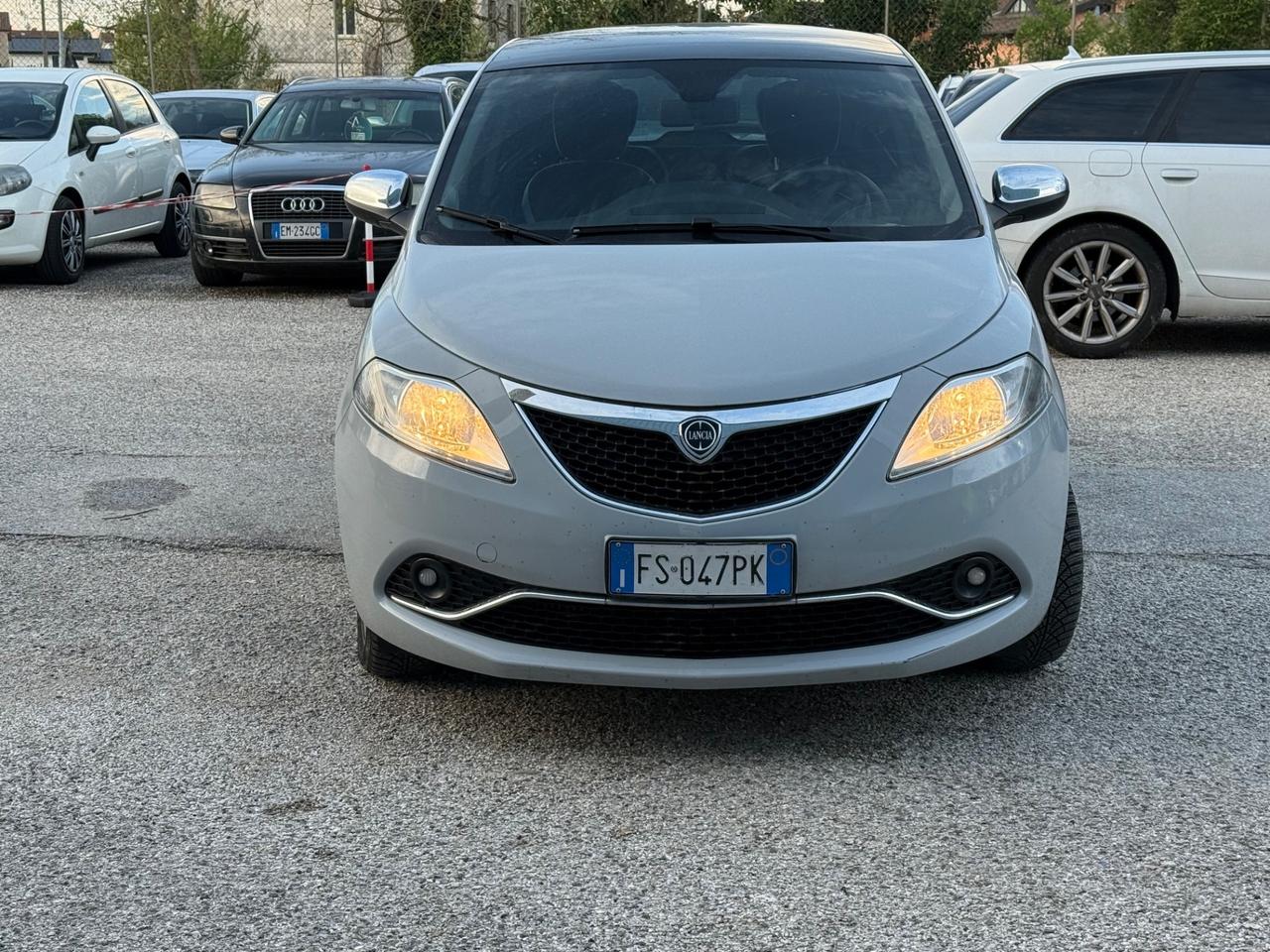 Lancia Ypsilon 1.3 MJT 16V 80 CV 5 porte S&S Silver