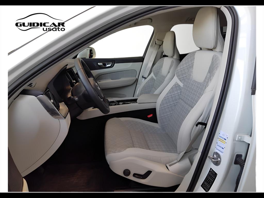 VOLVO XC60 II 2022 - XC60 2.0 b4 Core awd auto